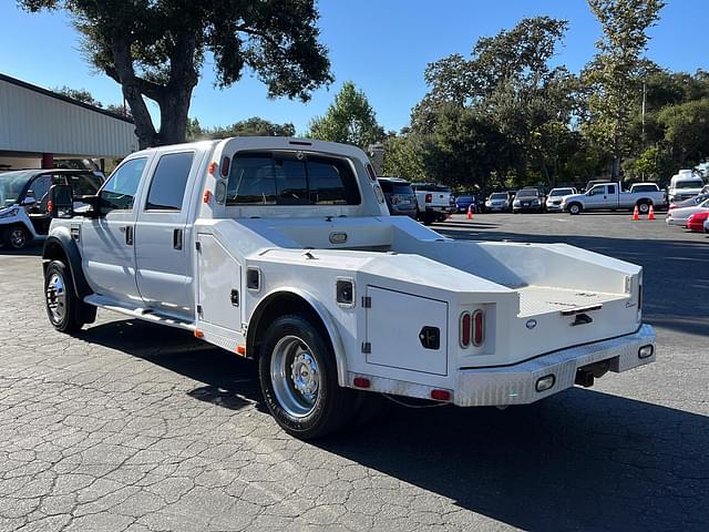 Image of Ford F-550 equipment image 2