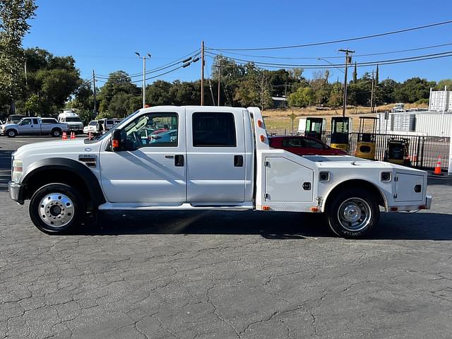 Image of Ford F-550 equipment image 1