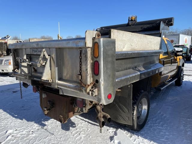 Image of Ford F-550 equipment image 3