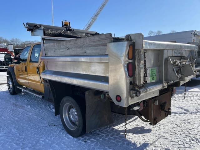 Image of Ford F-550 equipment image 4