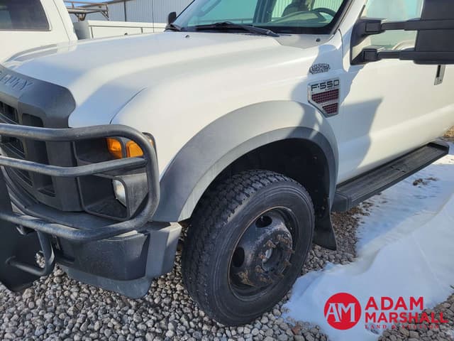Image of Ford F-550 equipment image 4