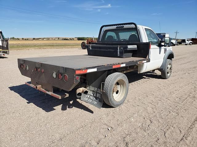 Image of Ford F-550 equipment image 2