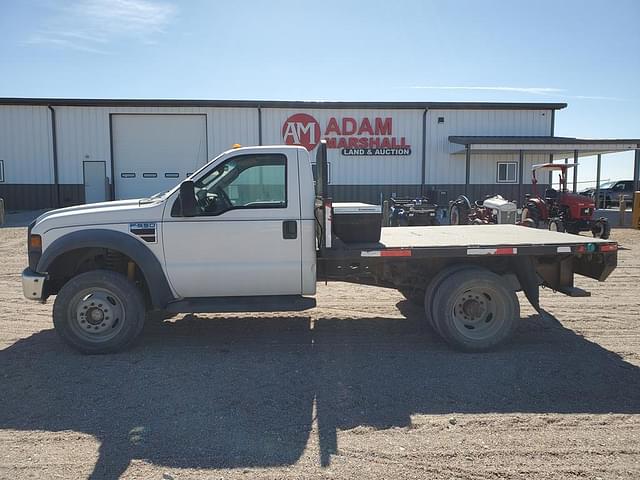 Image of Ford F-550 equipment image 4