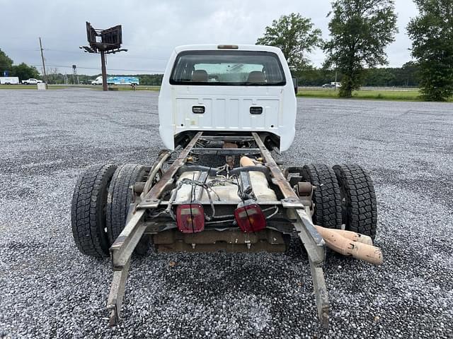 Image of Ford F-550 equipment image 3