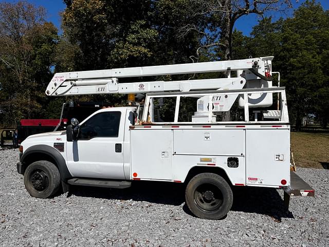 Image of Ford F-550 equipment image 1