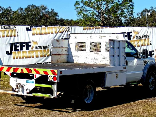 Image of Ford F-550 equipment image 4