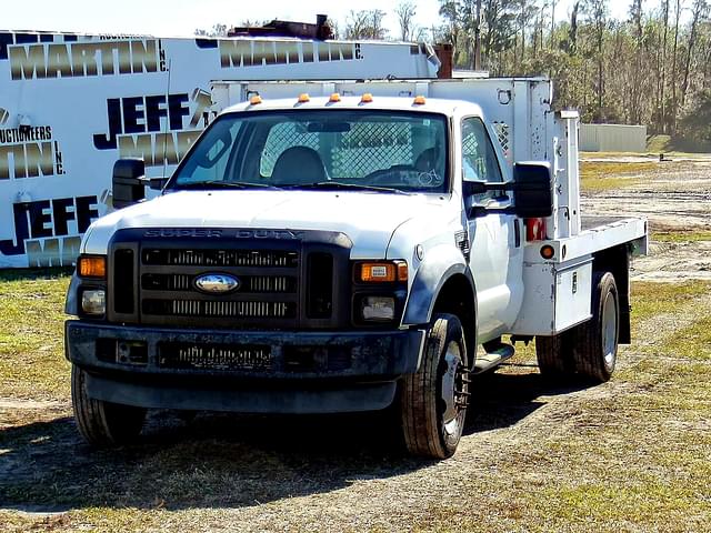 Image of Ford F-550 equipment image 1