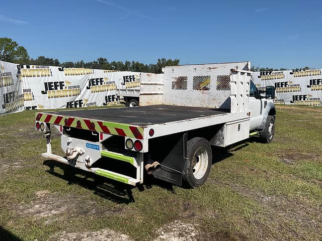 Image of Ford F-550 equipment image 4