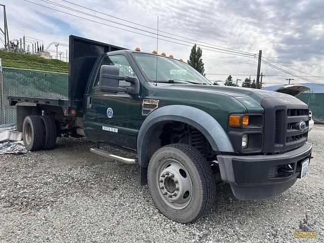 Image of Ford F-550 equipment image 3