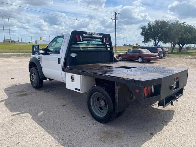 Image of Ford F-550 equipment image 3