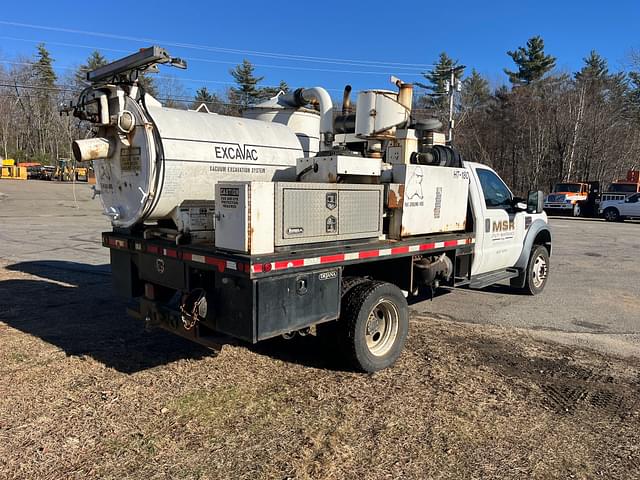 Image of Ford F-550 equipment image 4