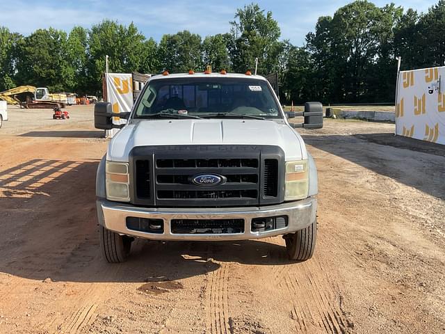 Image of Ford F-550 equipment image 1