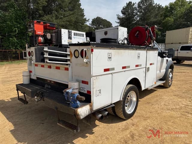 Image of Ford F-550 equipment image 1