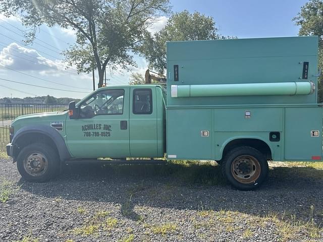 Image of Ford F-550 equipment image 4