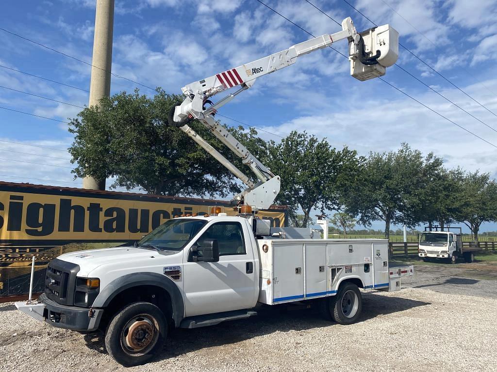 Image of Ford F-550 Primary image