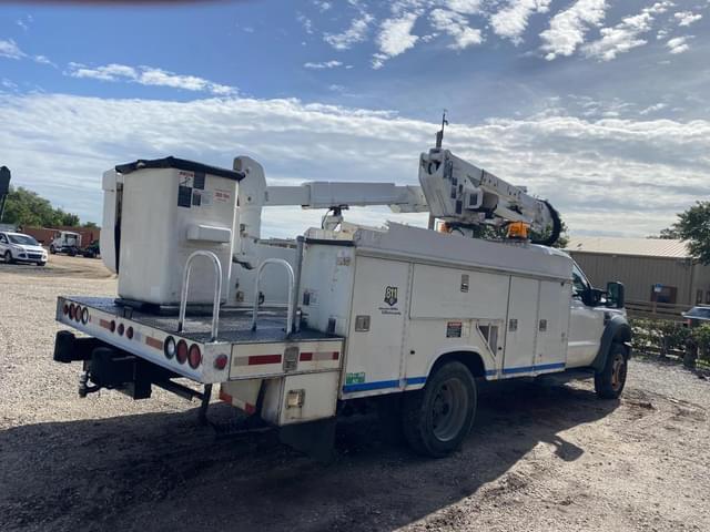 Image of Ford F-550 equipment image 2