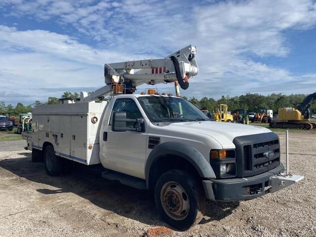 Image of Ford F-550 equipment image 4