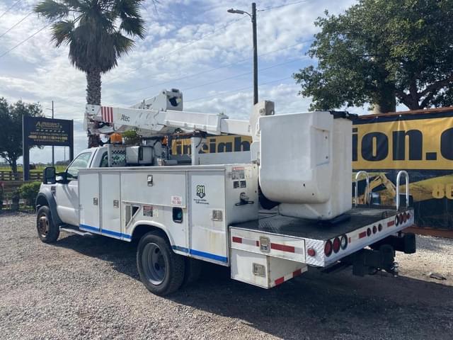 Image of Ford F-550 equipment image 1