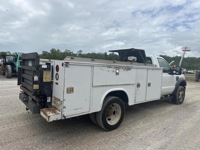 Image of Ford F-550 equipment image 2