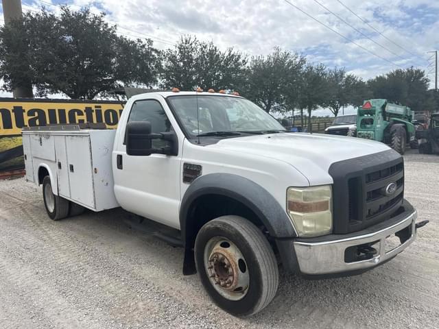 Image of Ford F-550 equipment image 3