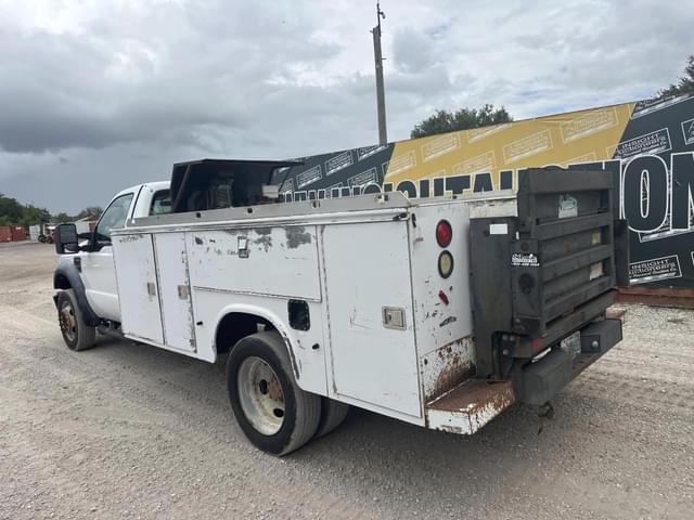 Image of Ford F-550 equipment image 1