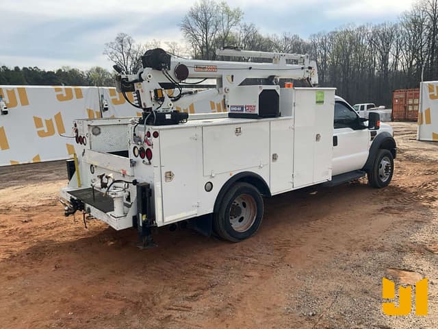 Image of Ford F-550 equipment image 4