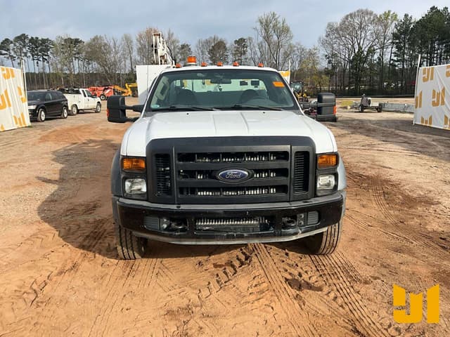 Image of Ford F-550 equipment image 1