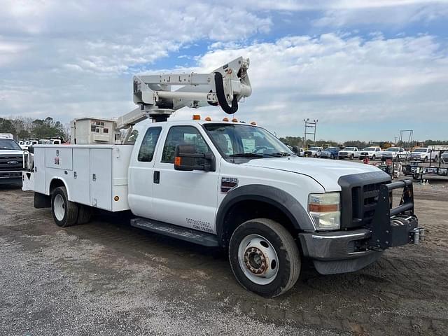 Image of Ford F-550 equipment image 3