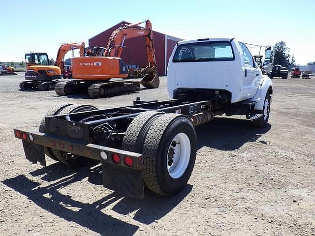 Image of Ford F-650 equipment image 3
