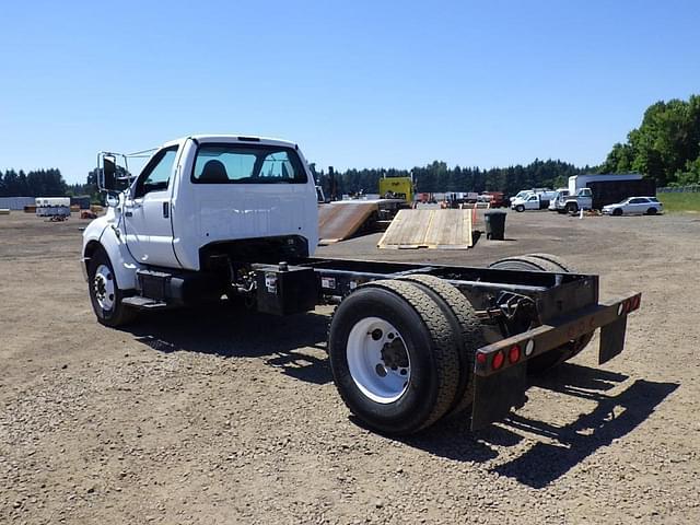 Image of Ford F-650 equipment image 4