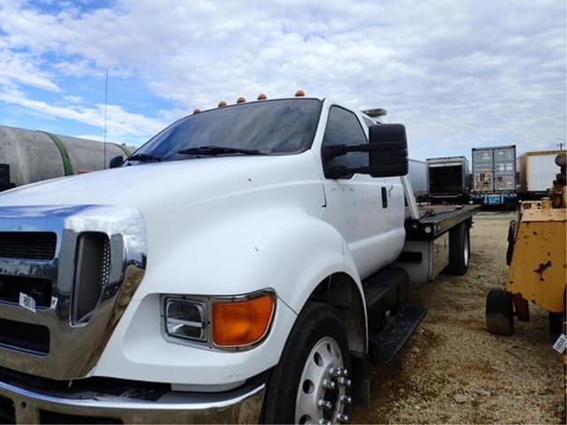 Image of Ford F-650 equipment image 4