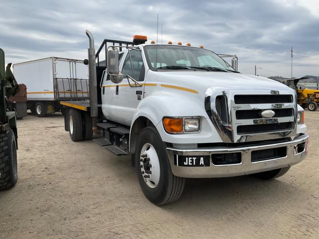 Image of Ford F-650 equipment image 2