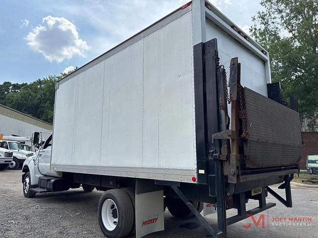 Image of Ford F-650 equipment image 2