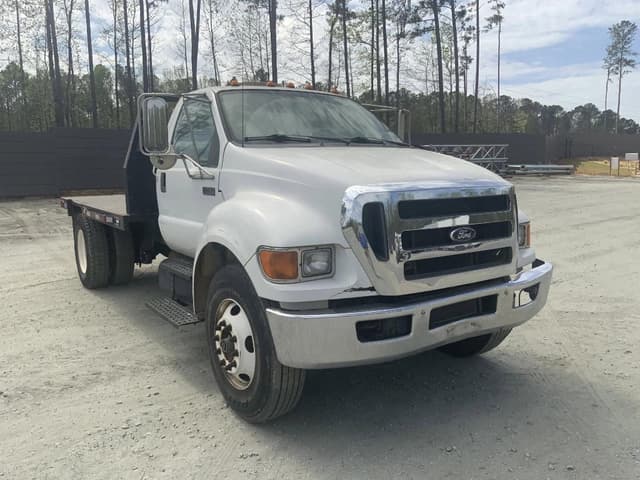 Image of Ford F-750 equipment image 2