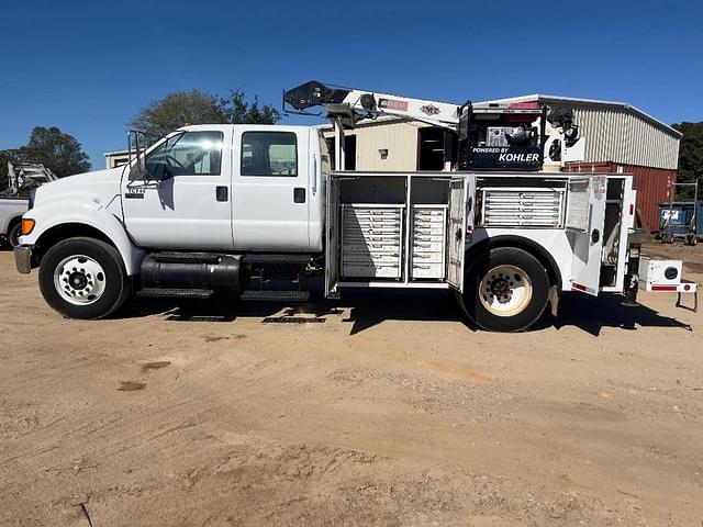 Image of Ford F-750 equipment image 1