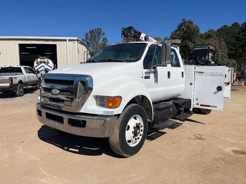 Image of Ford F-750 Primary image