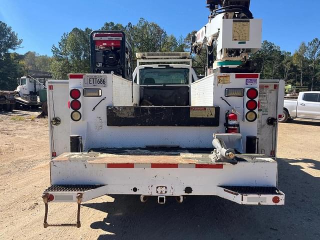 Image of Ford F-750 equipment image 3