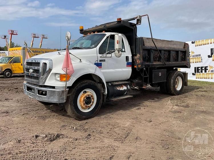2008 Ford F-750 Equipment Image0