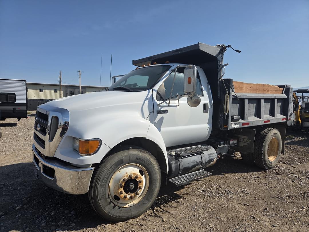 Image of Ford F-750 Primary image