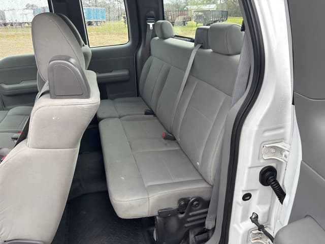 Image of Ford F-150 equipment image 4