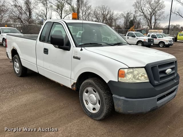 Image of Ford F-150 equipment image 2