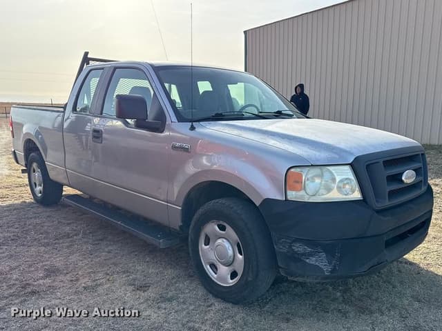 Image of Ford F-150 equipment image 2
