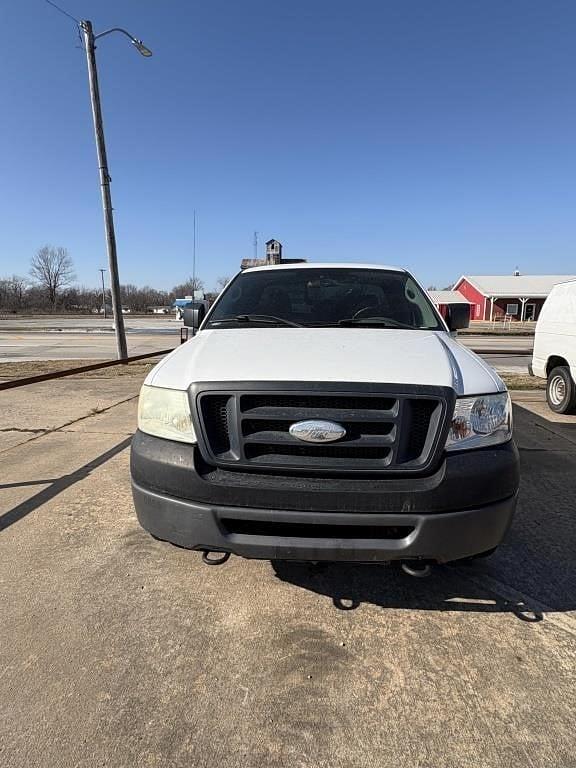 Image of Ford F-150 equipment image 1