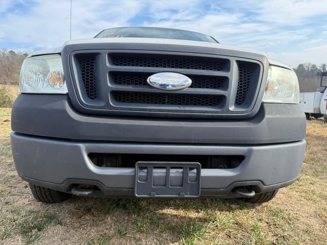 Image of Ford F-150 equipment image 2