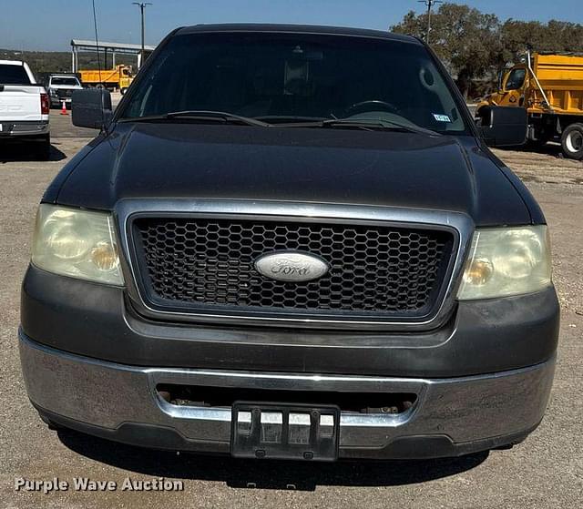 Image of Ford F-150 equipment image 1