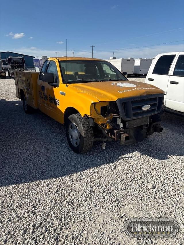 Image of Ford F-150 equipment image 3