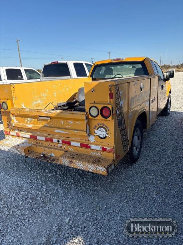 Image of Ford F-150 equipment image 2