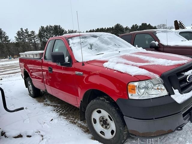 Image of Ford F-150 equipment image 4