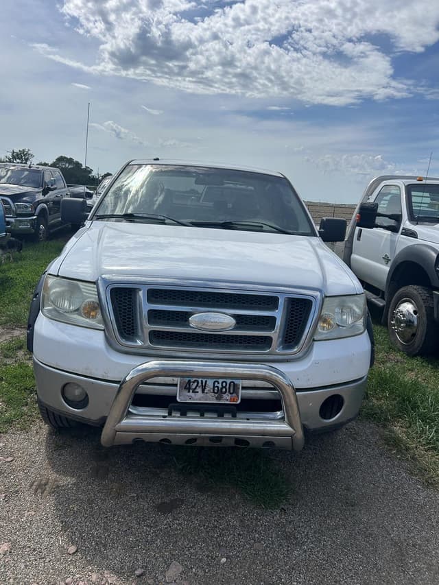 Image of Ford F-150 equipment image 1