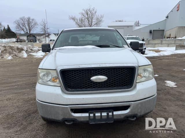 Image of Ford F-150 equipment image 2